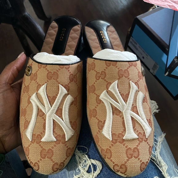 GUCCI MLB edition NY Yankees Mules - Picture 2 of 12